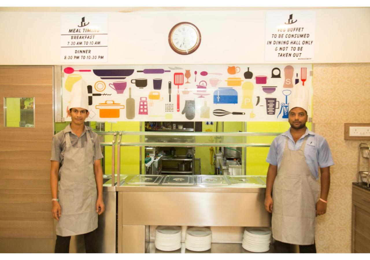Ashok Deluxe Apartments, Marol Andheri East 孟买 外观 照片
